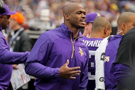 Source: Adrian Peterson still presses for trade from Vikings with decision to skip OTAs